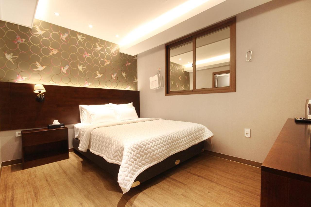 Hotel Momo Пусан Экстерьер фото